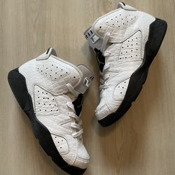 Jordan Retro 6 Alligator White Black (PS) 384666-110  Sz 3Y Pre owned in great condition. No og box
