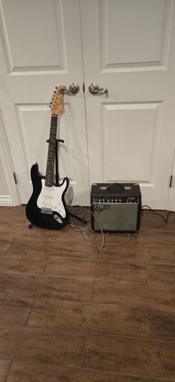 Guitar audster  with speaker fender