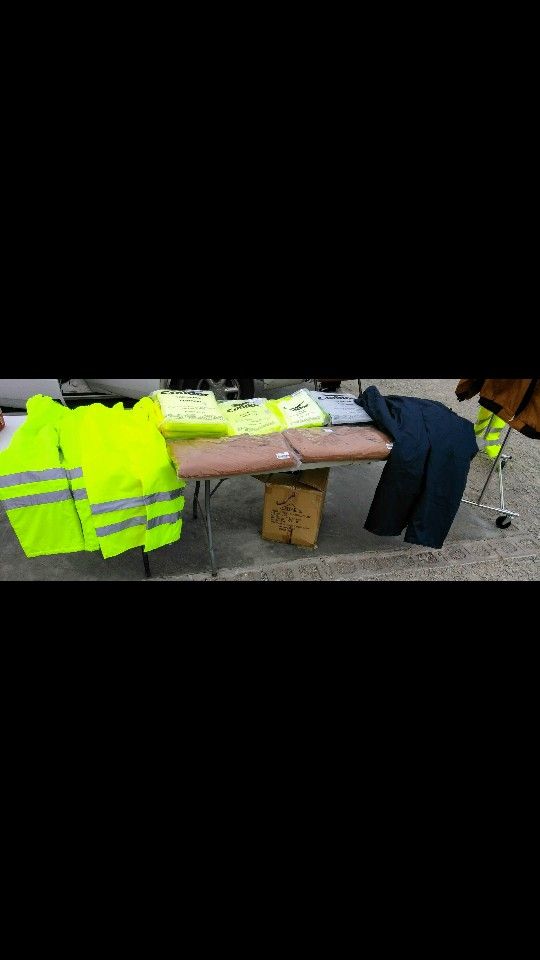 WINTER WORK JACKETS AND BIBS. READ DETAILS