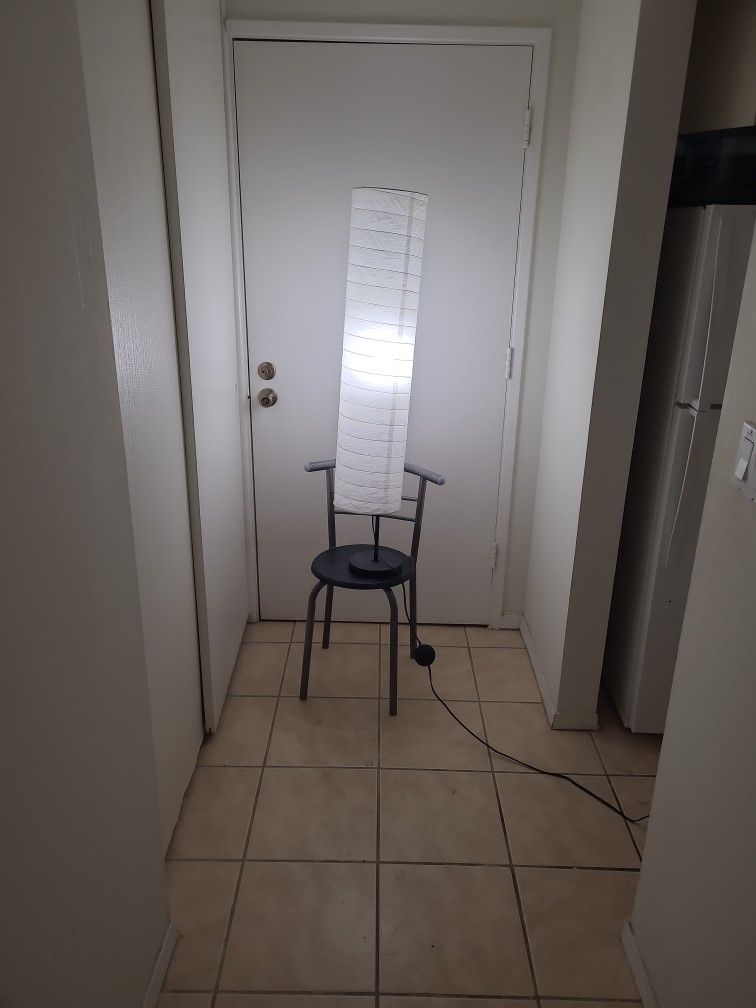Floor Lamp Works Excellent And Excellent Condition, Pickup At West Pico Boulevard And South Barrington Avenue,Los Angeles,CA. 900 64 (For Only $15 )