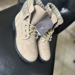 Musshoe Boots Size 8