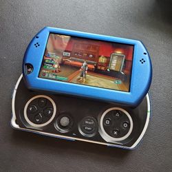 PSP Go MODDED W/ Case & Official Charger