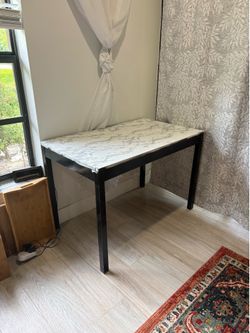 Small desk / dining table