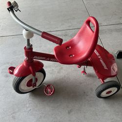 Radio Flyer Steer and Stroll Trike 