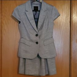 The Limited short sleeve skirt suit sz XS