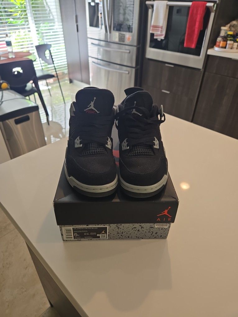 Nike Air Jordan 4 Retro SE Black