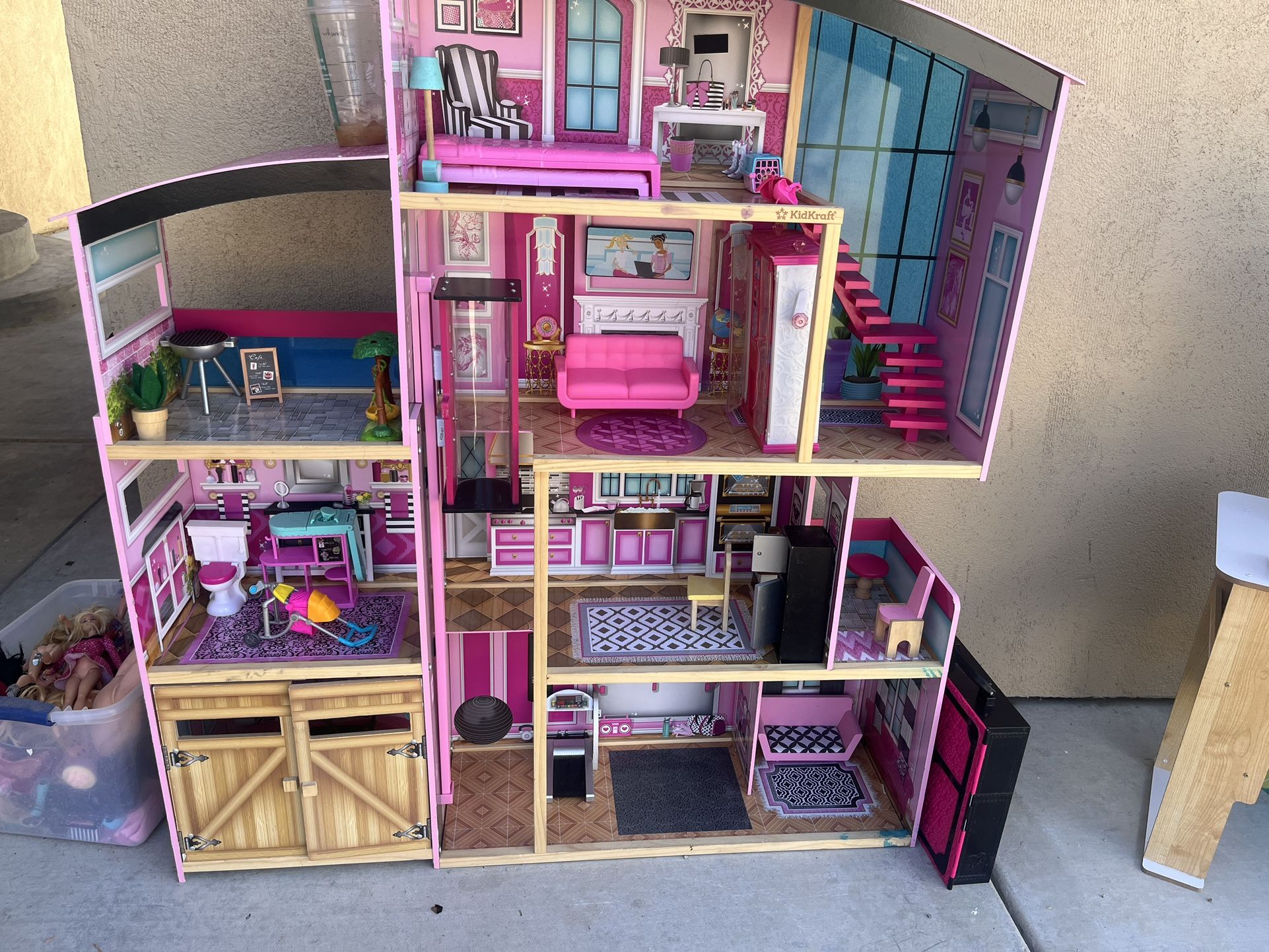 Barbie House