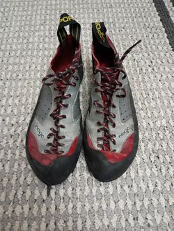 La Sportiva Women's 9.5 Mens 8.5 Euro 41 Climbing Shoes