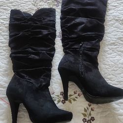 Black Boots Size 5 Or 5.5