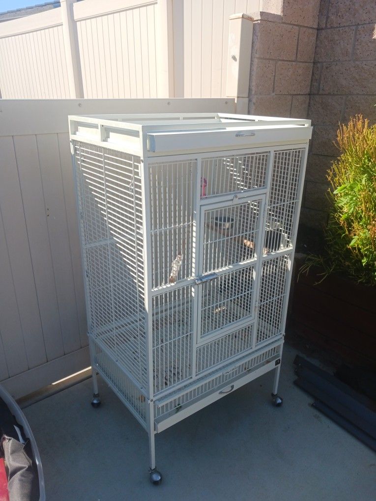 Bird Cage Really Good Condition 
