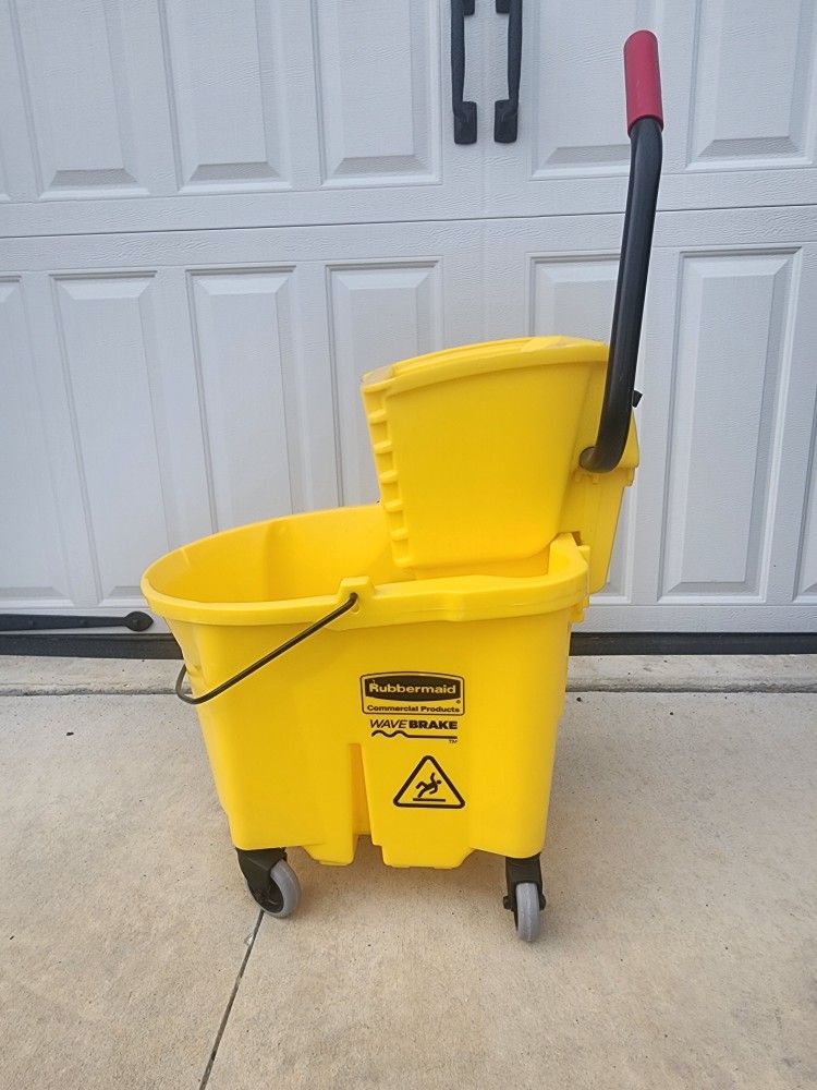 Rubbermaid Mop Bucket