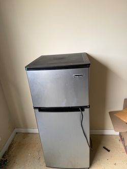 Magic Chef Mini Fridge with Freezer