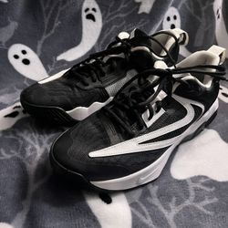 Giannis Immortality 3 Black/White Mens size 9