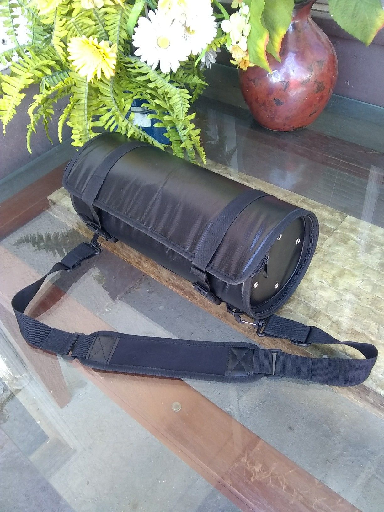 roll up travel organizer shoulder bag black, must pick up.