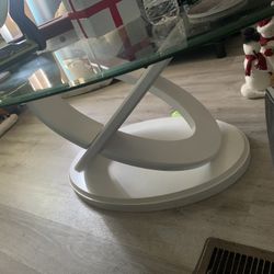 Coffee Table With 2 End Tables