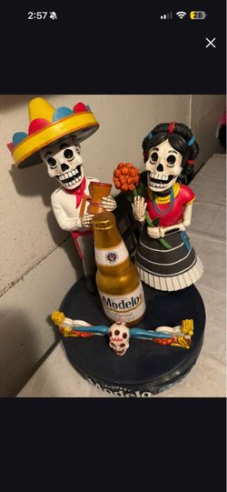 Over sized Modelo Dia De Los Muertos bobbleheas
