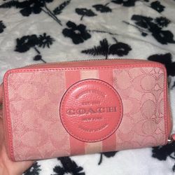 Beautiful Coach Wallet 