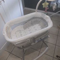 Baby Bassinet. Swing With Portable Sleeper