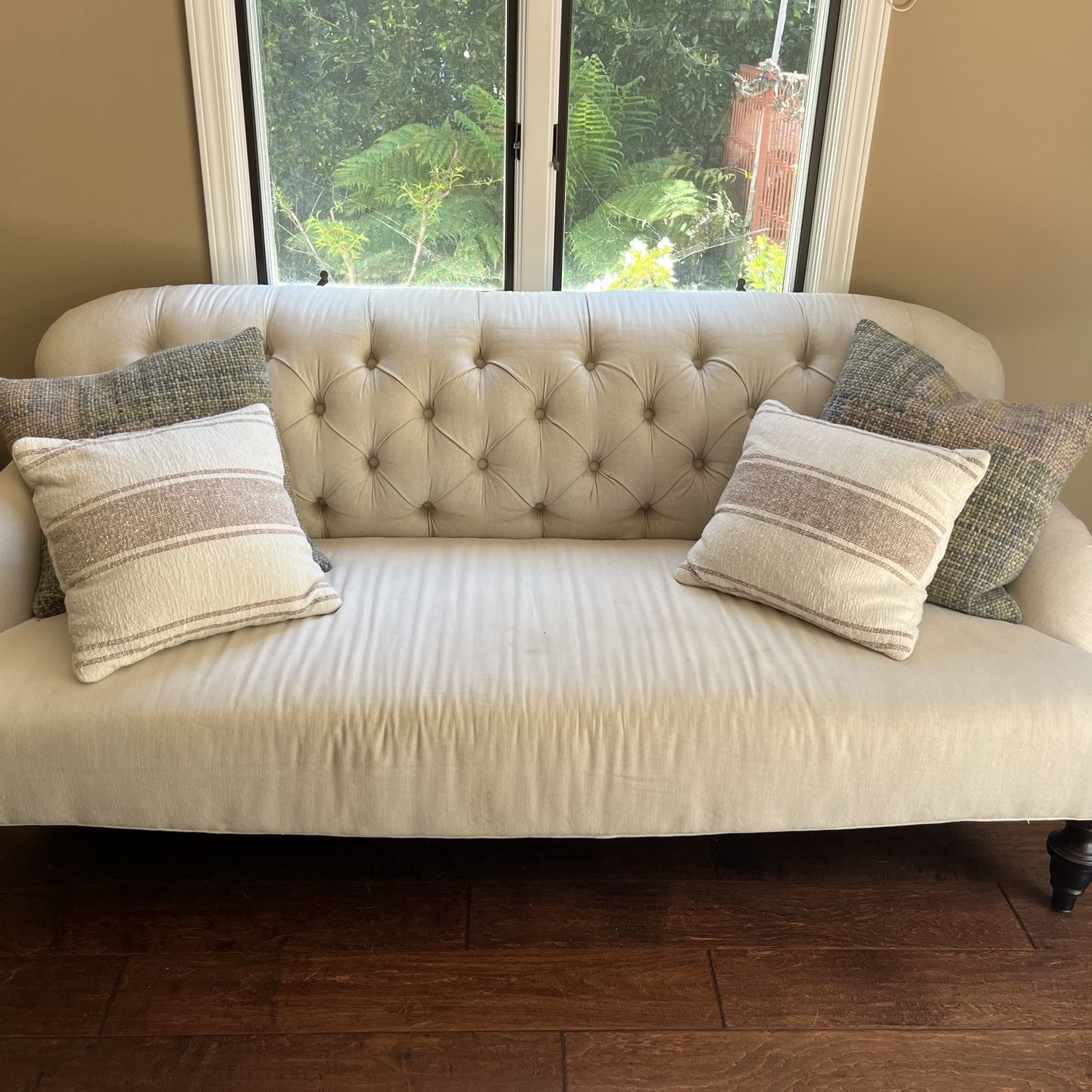 Sofa Clara Love Seat (Pottery Barn)