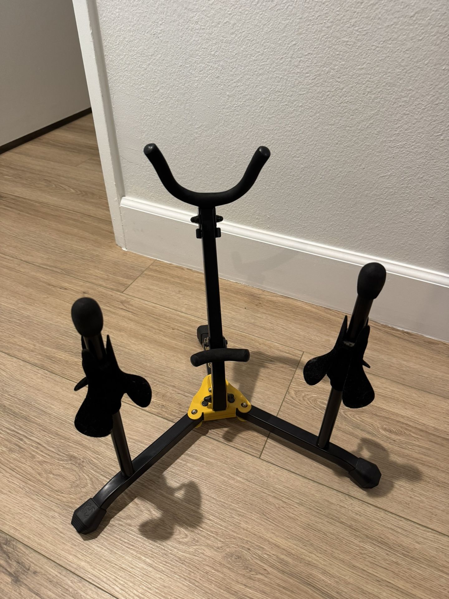 Saxophone / Trumpet / Horn Stand