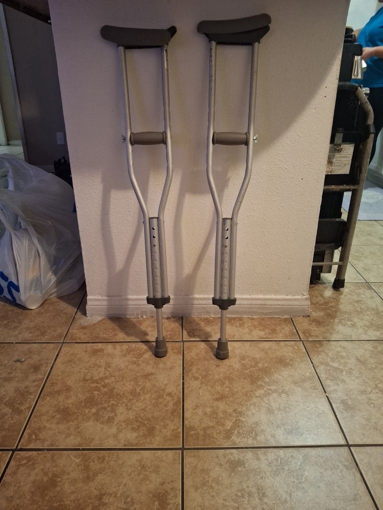 Muletas(Crutches)