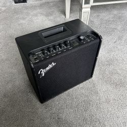 AMP Fender Mustang LT25 25W 1x8 Guitar Combo Amp