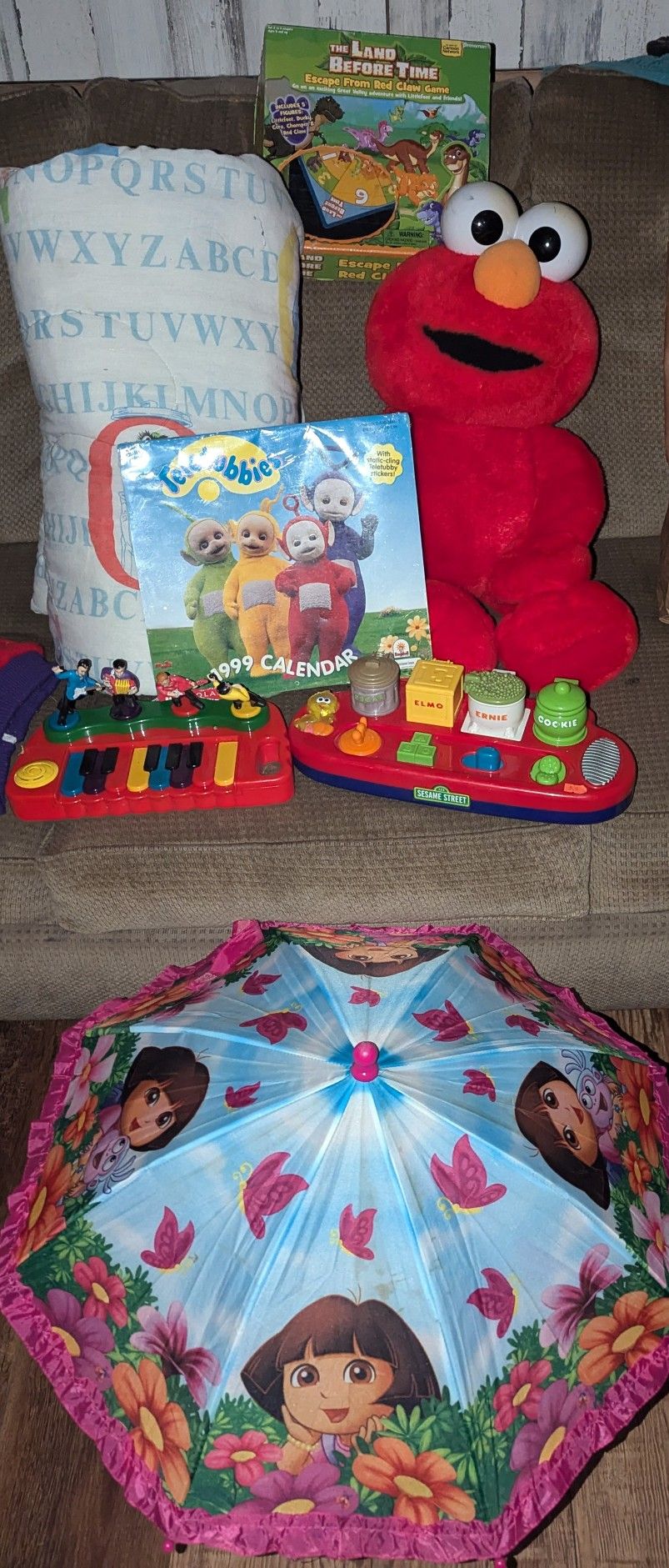 90's-Y2K TOYS- DORA, TELETUBBIES,LAND BEFORE TIME, SESAME STREET 