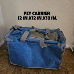 DOG/CAT/PET CARRIER 