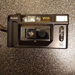KODAK. VR  35 CAMERA & CASE.  20 BUCKS