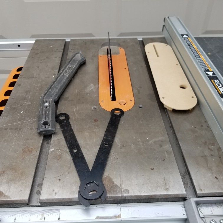 Used Ridgid R4512 10" Table Saw With Router Table for Sale in Phoenix, AZ OfferUp