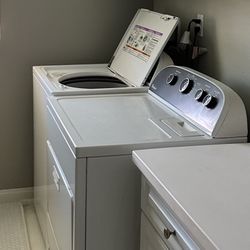 Whirlpool Washer & Dryer Set