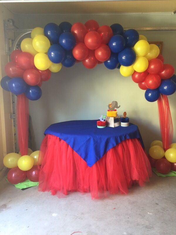 Arch balloon with tulle