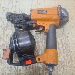 RIDGID

Pneumatic 15 Deg. 1-3/4 in. Coil Roofing Nailer

(Model: R175RND)