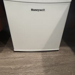 Honeywell Mini freezer