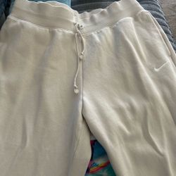 Cream Nike sweats women’s XL
