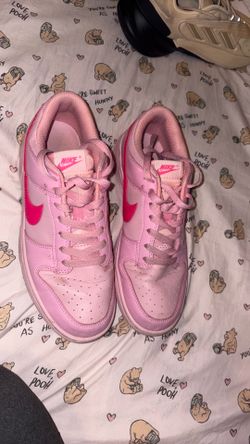 PINK NIKE