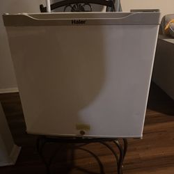 Mini Fridge 