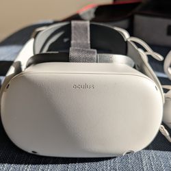 Oculus Quest 2 Bundle - Elite Strap with Battery & Carrying Case