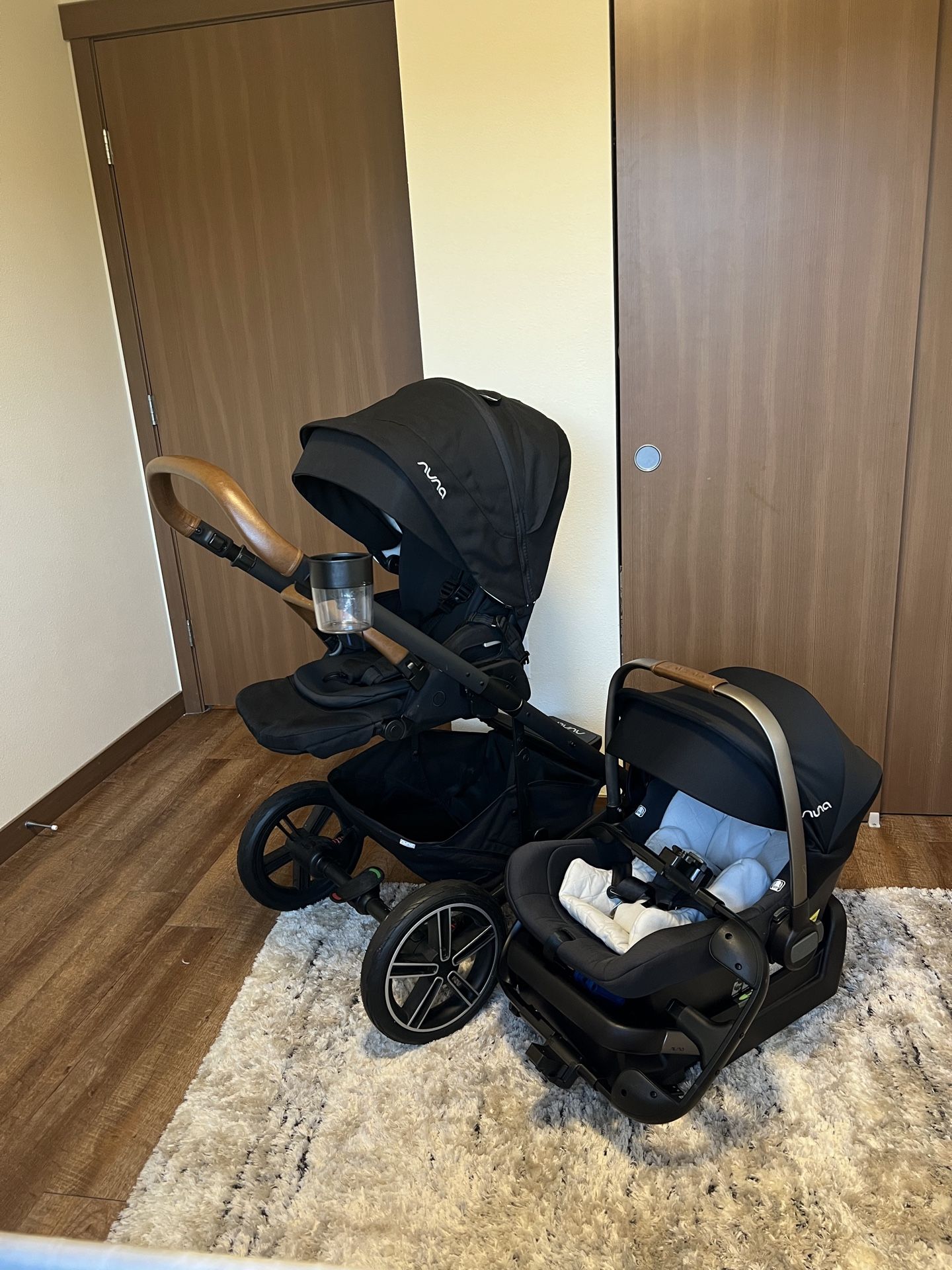 Nuna Stroller MIXX and Car Seat