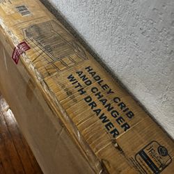 BRAND NEW - Gracie Hadley 5 in 1 crib