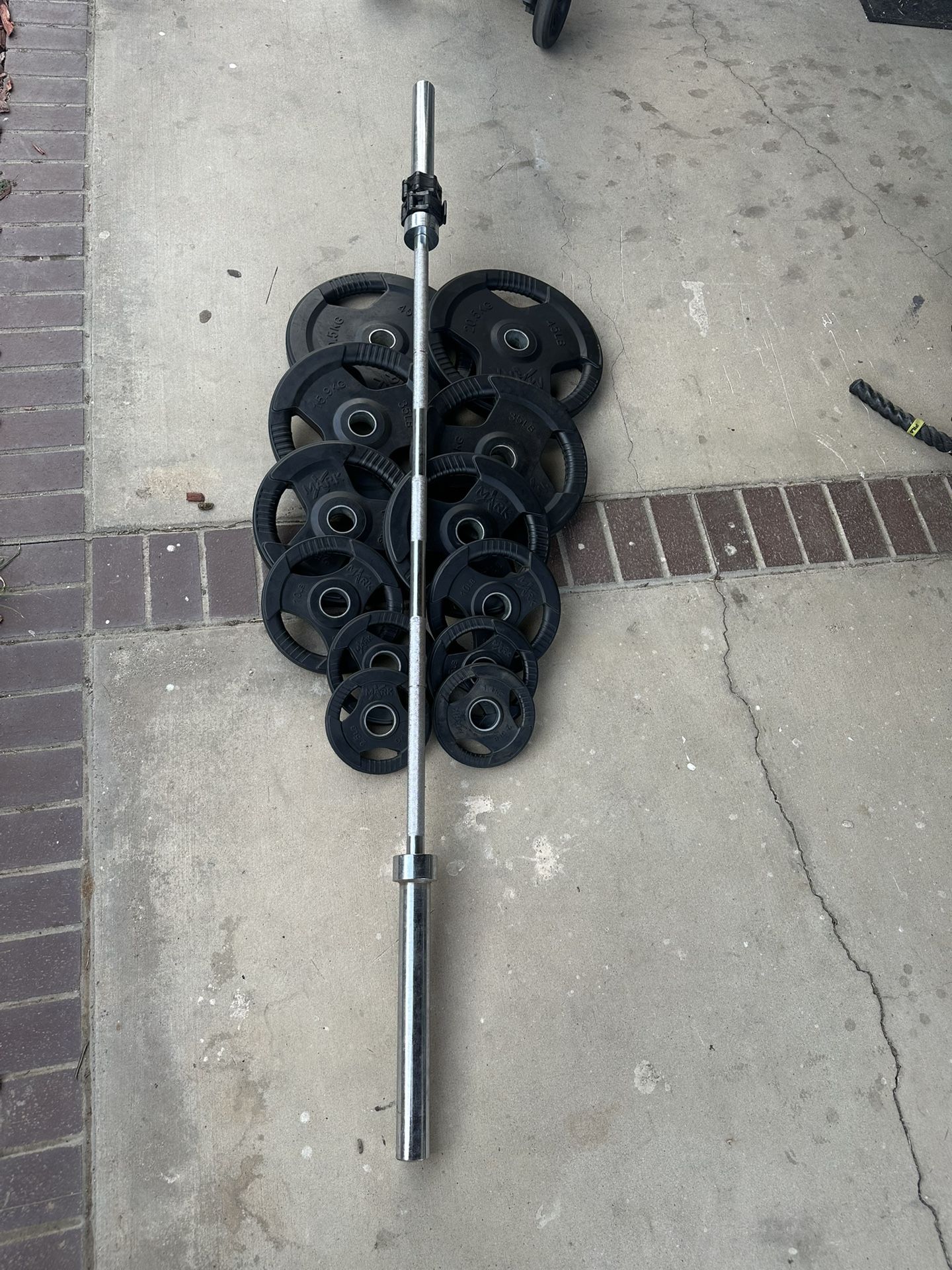 Rubber Coated XMARK TRI-GRIP Pair or Set of Olympic Weight Plates 245lbs total plus 7ft 40lbs bar