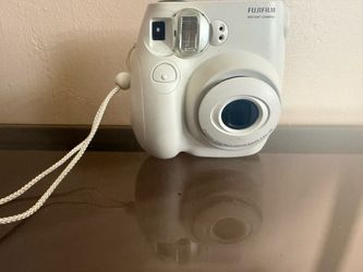 Fujifilm Instax Mini Instant Camera White