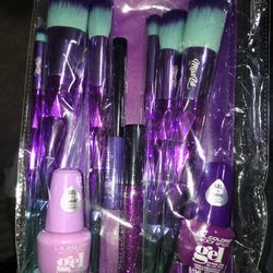 Gift Sets Nail Polish Eyeliners Brushes