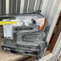 LEFT SIDE HEADLIGHT 2019-2021 CHEVROLET SILVERADO 