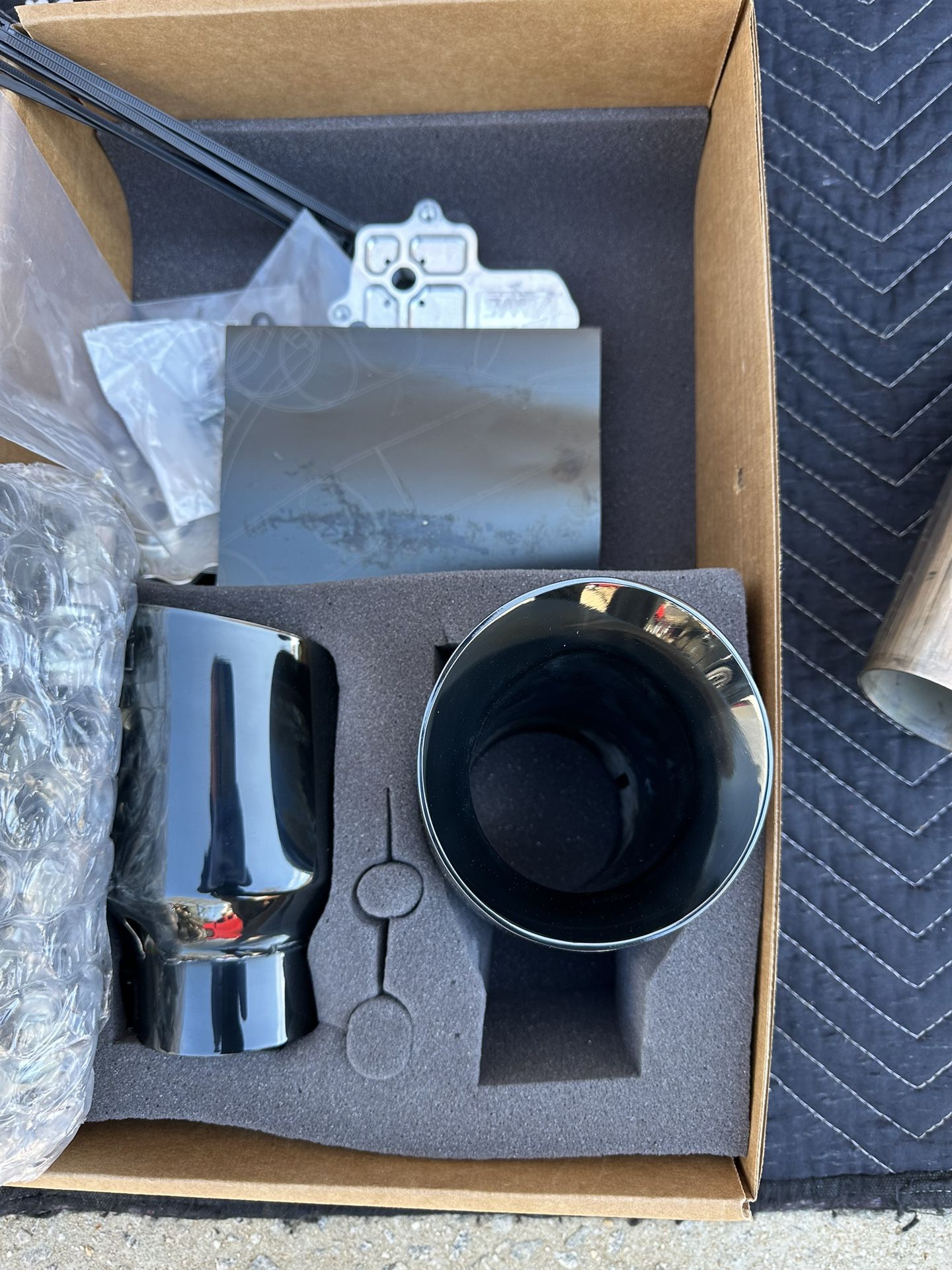 Scat Pack   Charger AWE Track Edition Exhaust Cat-back