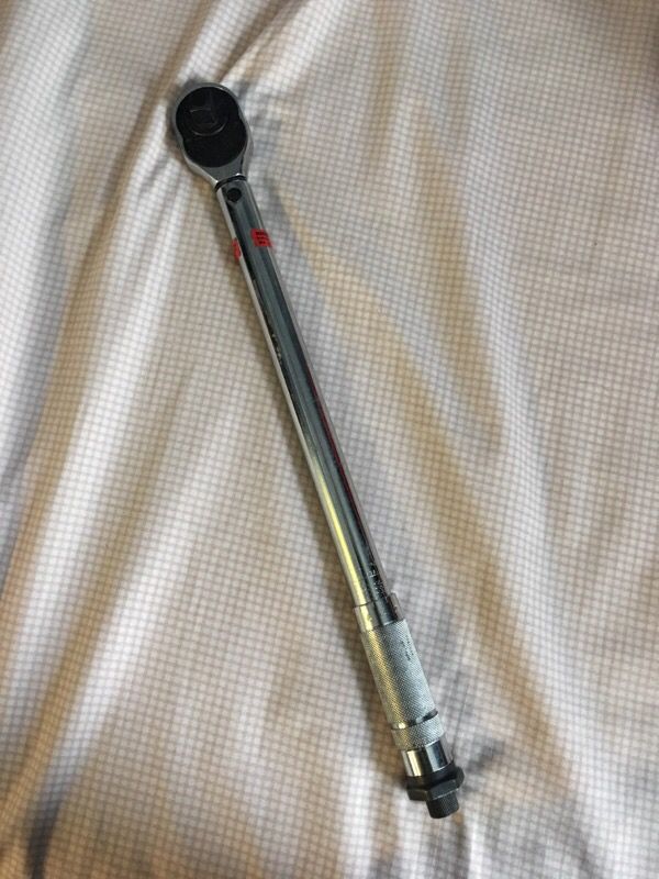 1/2" drive torque wrench Duralast for Sale in Queens, NY OfferUp