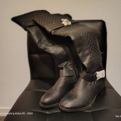 Woman's Boots