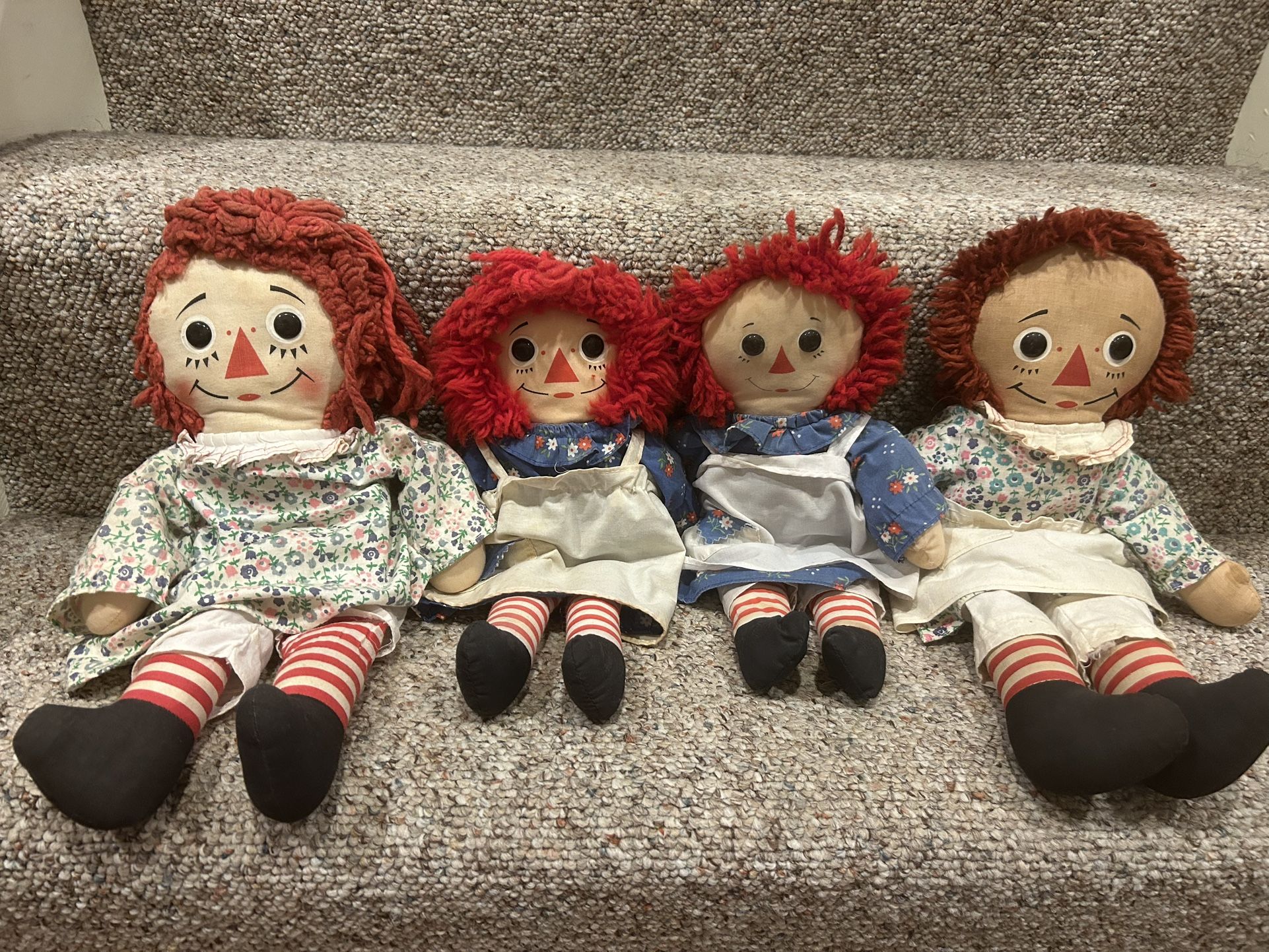 4 Raggedy Ann Dolls