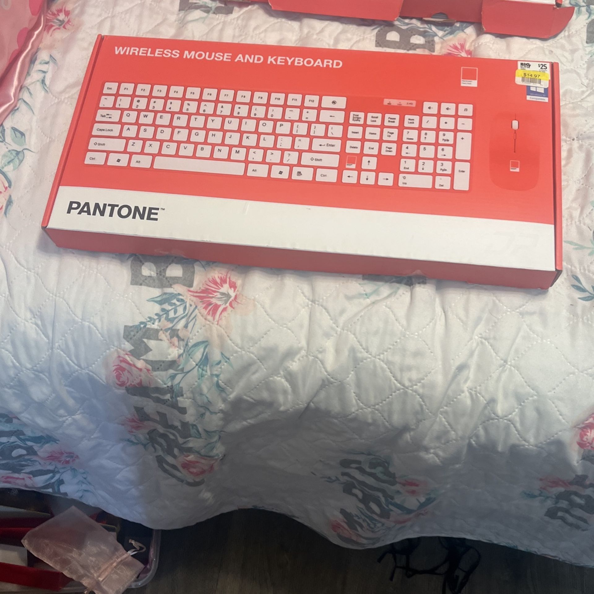 Wireless Mouse And Keyboard Have   One.    New   Great Mothers Day Gift