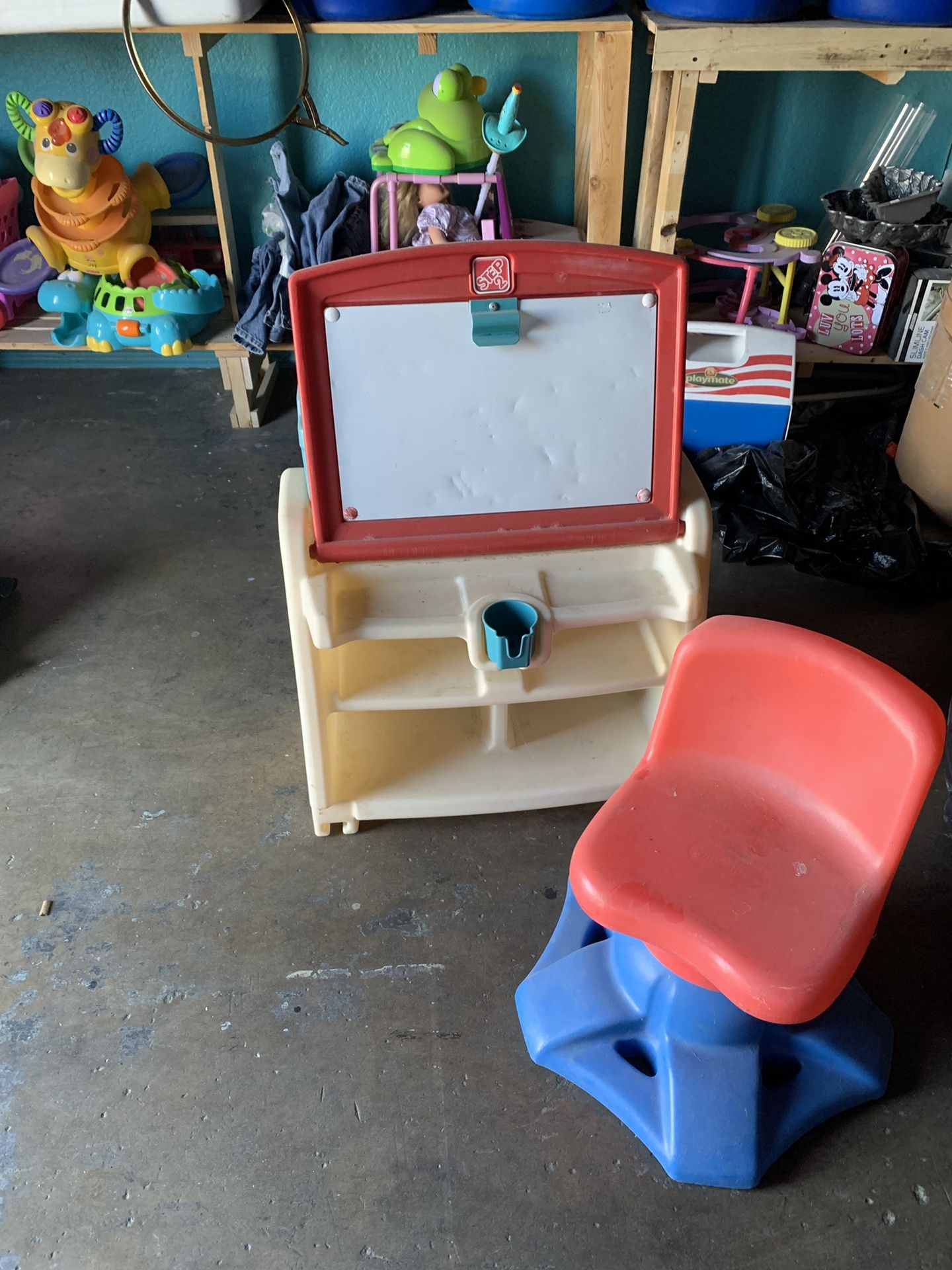 Step 2 Kids desk and easel